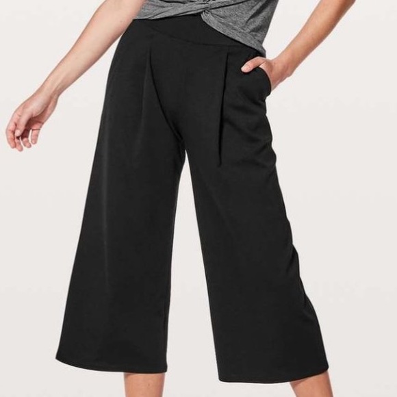 NEW Lululemon Can You Feel The Pleat Crop *21" size 4 - Picture 8 of 8